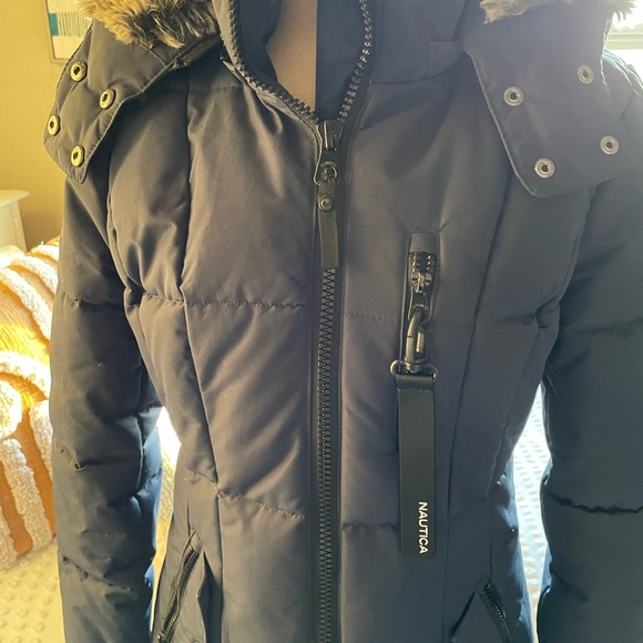 Nautica Women's Navy Puffer Jacket • Size XS - Picture 5 of 9